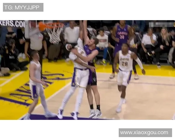 03年湖人对决猛龙的经典时刻回顾与赛季精彩瞬间分析 03年湖人对决猛龙的经典时刻回顾与赛季精彩瞬间分析