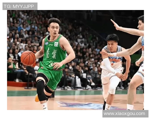 CBA精彩重播广东队对阵青岛队全场回顾与精彩瞬间分析