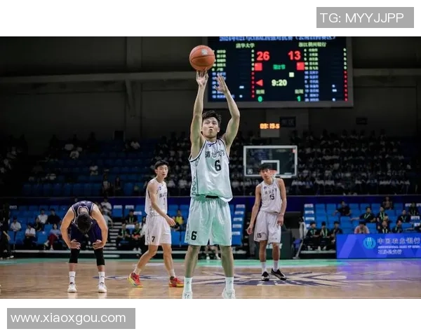 成都篮球队与广州队的激烈对决展现了篮球魅力与团队精神的完美结合