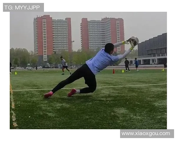 诺伊尔:从守门员到传奇,如何在足球历史上书写辉煌篇章 诺伊尔:从守门员到传奇,如何在足球历史上书写辉煌篇章